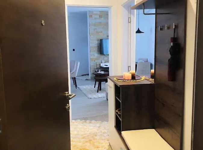 Apartman “emi” *